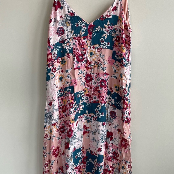 Boutique Savanna Jane Flowy Floral Patchwork Dress - Picture 2 of 10